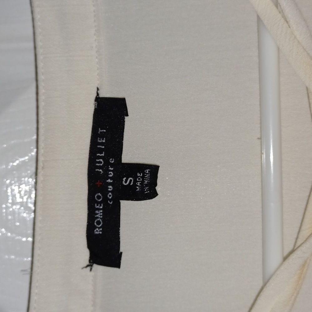 Romeo and Juliet Dress Blouse - Picture 3 of 4